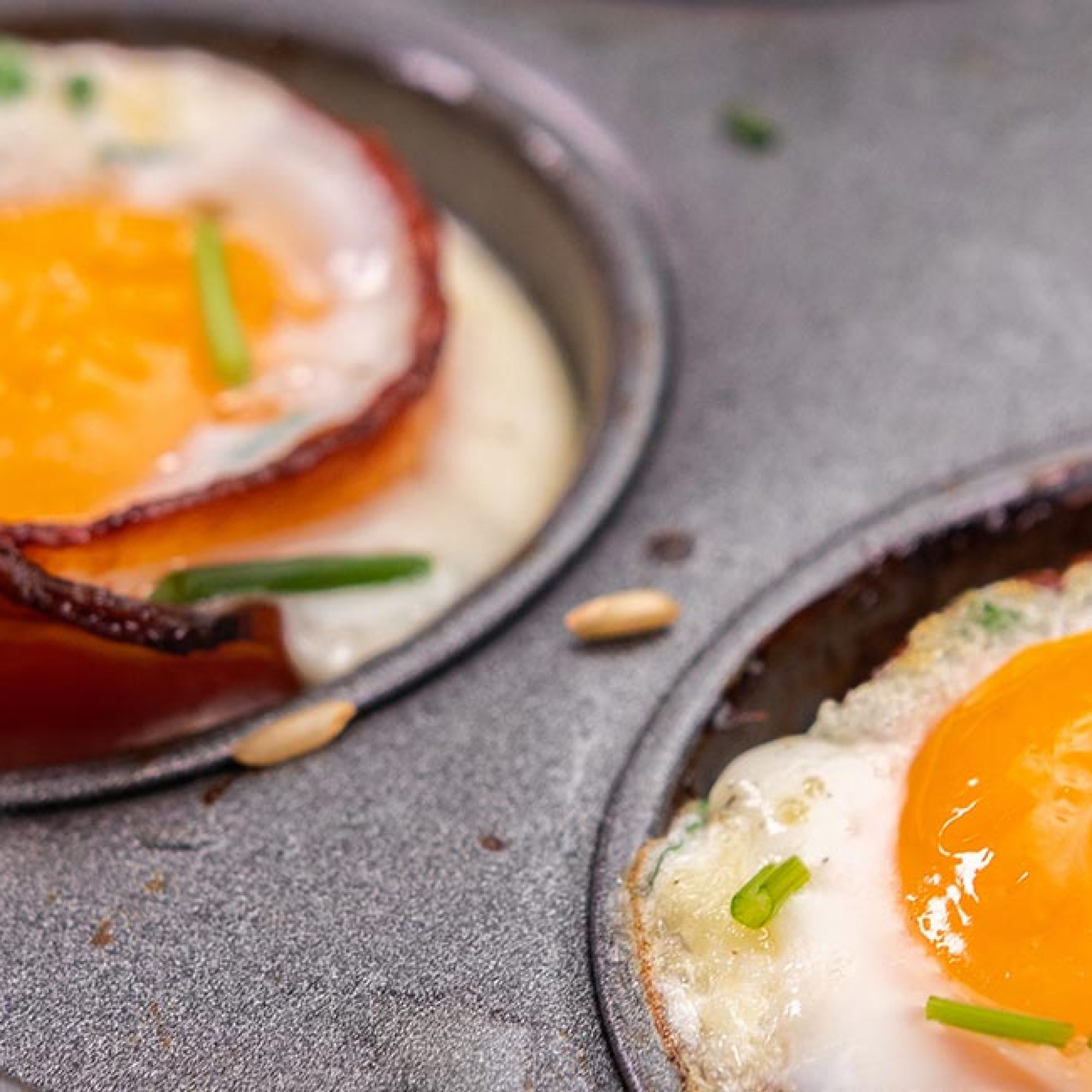 Bacon, Egg, Tomato & Herb Cups