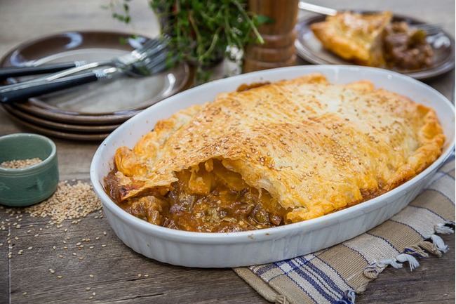 Beef and blue cheese pie