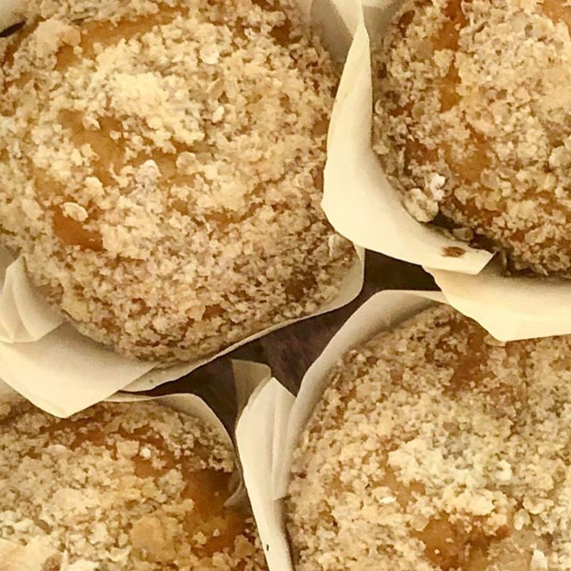 Macadamia and Apple crumble muffins recipe