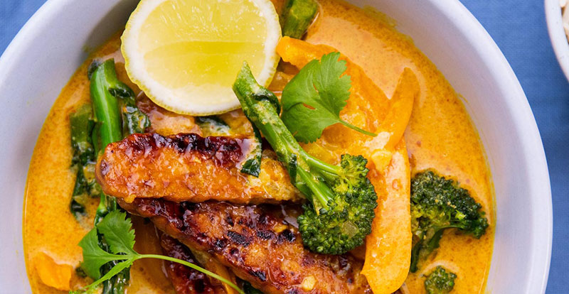Vegetarian tempeh curry