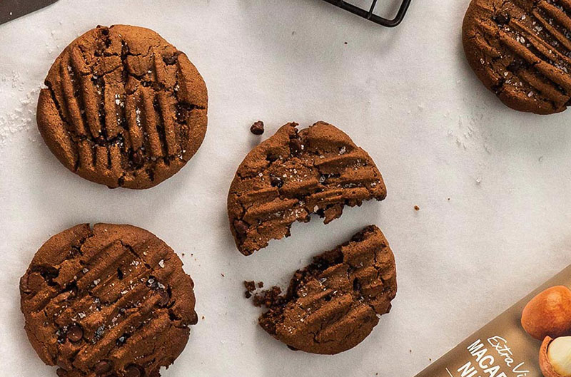 gluten free chocolate chip cookies baking recipe